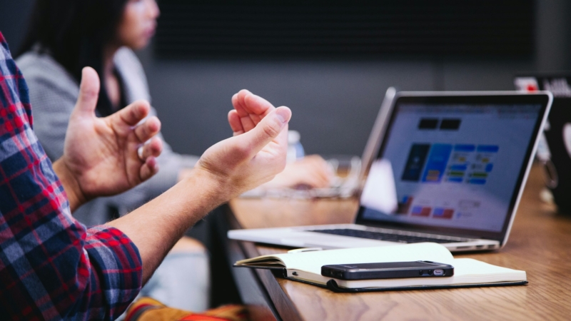 Réunion de travail agence de communication pour collectivités